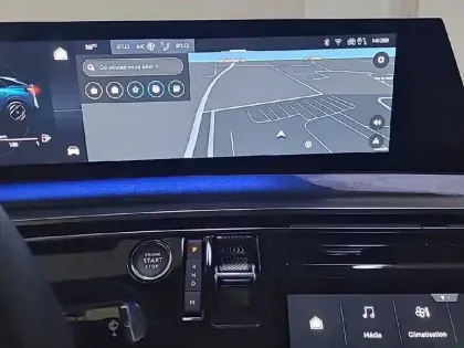 Photo 18 Peugeot 3008  Hybrid 136 e-DCS6