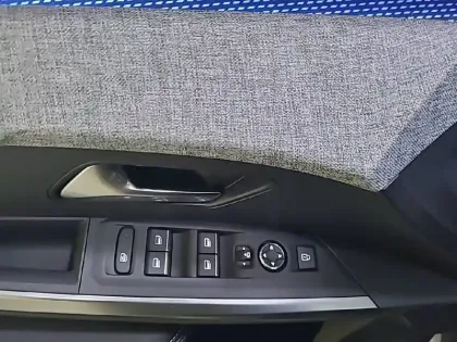 Photo 32 Peugeot 3008  Hybrid 136 e-DCS6