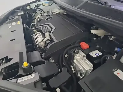 Photo 14 Peugeot 3008  Hybrid 136 e-DCS6