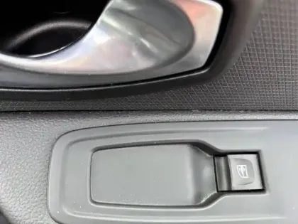 Photo 15 Renault Clio Gén. IV (B98) Ph2 Génération 5