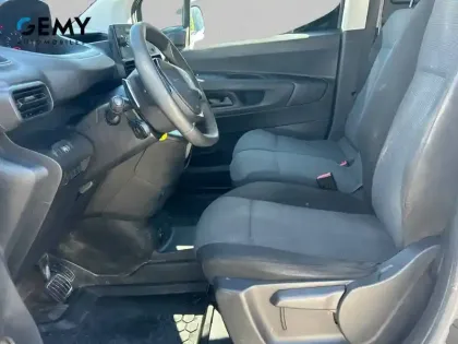 Photo 8 Peugeot Partner  FOURGON STANDARD 650 KG BLUEHDI 130 S&S EAT8