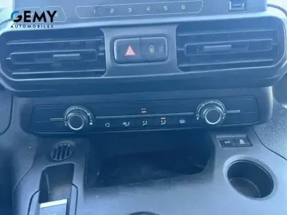 Photo 30 Peugeot Partner  FOURGON STANDARD 650 KG BLUEHDI 130 S&S EAT8