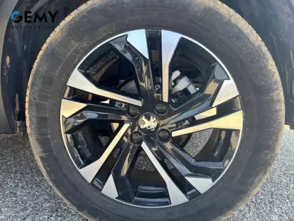 Photo 10 Peugeot 2008  PureTech 130 S&S EAT8