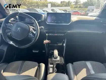 Photo 7 Peugeot 2008  PureTech 130 S&S EAT8