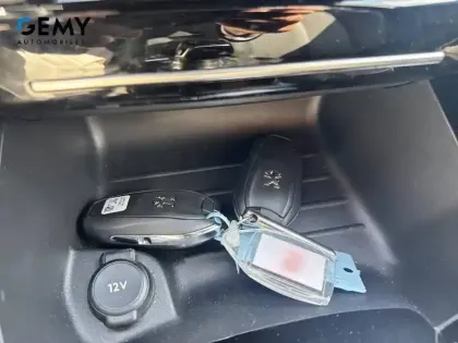 Photo 13 Peugeot 2008  PureTech 130 S&S EAT8