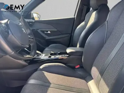 Photo 8 Peugeot 2008  PureTech 130 S&S EAT8