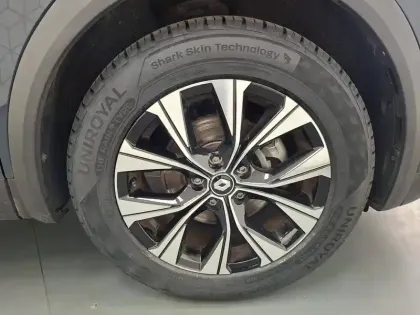 Photo 16 Renault Captur  E-Tech full hybrid 145