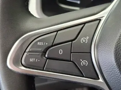 Photo 32 Renault Captur  E-Tech full hybrid 145