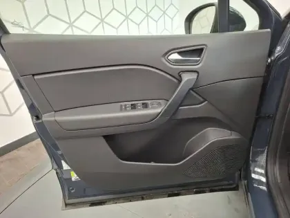 Photo 25 Renault Captur  E-Tech full hybrid 145