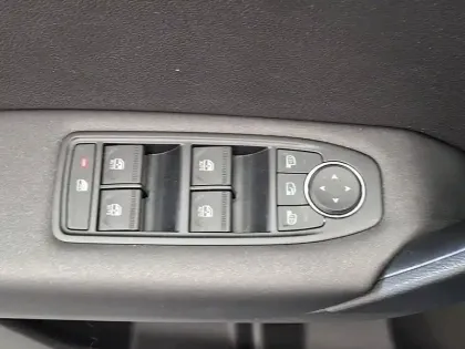 Photo 30 Renault Captur  E-Tech full hybrid 145