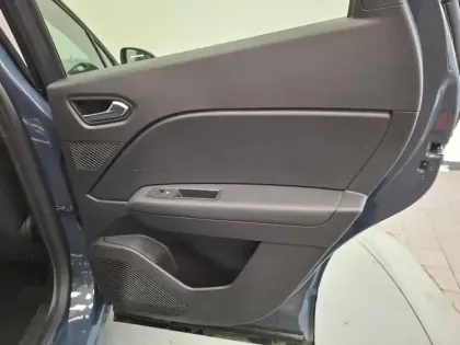 Photo 22 Renault Captur  E-Tech full hybrid 145