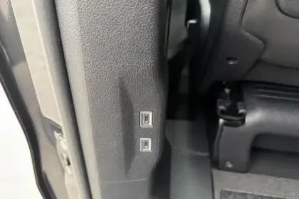 Photo 25 Peugeot Expert  CA FIXE M DIESEL 180 CH AUTOMATIQUE