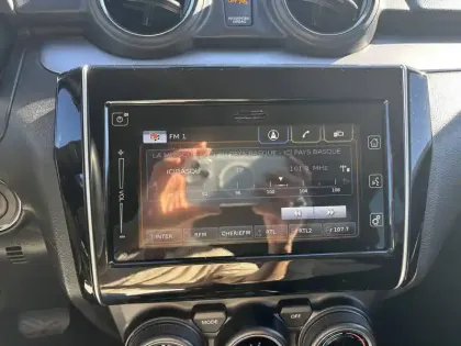 Photo 35 Suzuki Swift  1.2 Dualjet Hybrid Auto (CVT)