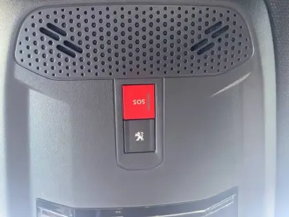 Photo 26 Peugeot 2008  PureTech 130 S&S BVM6