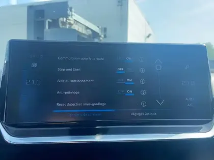 Photo 6 Peugeot 2008  PureTech 130 S&S BVM6