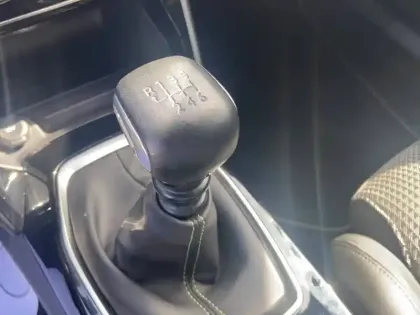 Photo 12 Peugeot 2008  PureTech 130 S&S BVM6