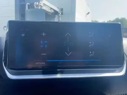 Photo 23 Peugeot 2008  PureTech 130 S&S BVM6