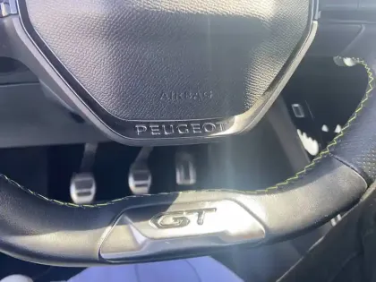 Photo 37 Peugeot 2008  PureTech 130 S&S BVM6