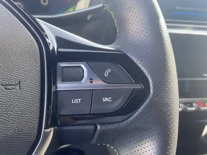 Photo 15 Peugeot 2008  PureTech 130 S&S BVM6