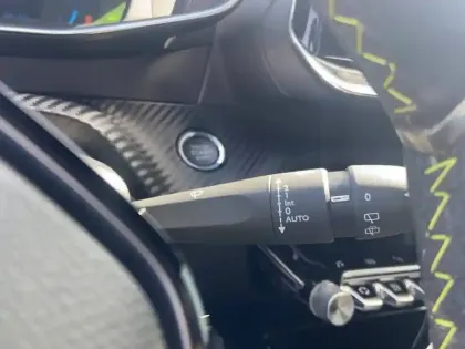 Photo 16 Peugeot 2008  PureTech 130 S&S BVM6