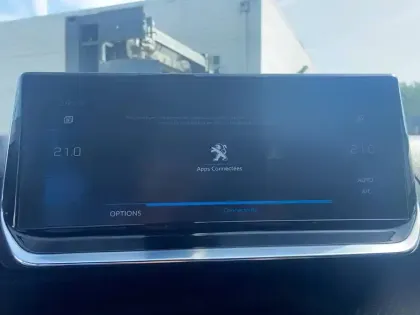 Photo 24 Peugeot 2008  PureTech 130 S&S BVM6