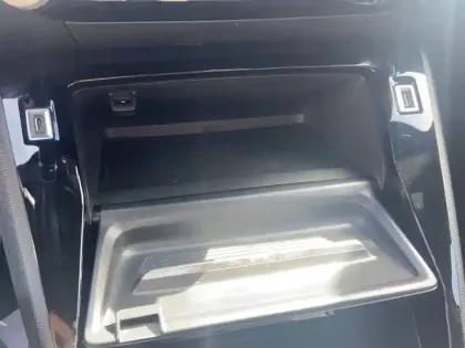 Photo 10 Peugeot 2008  PureTech 130 S&S BVM6