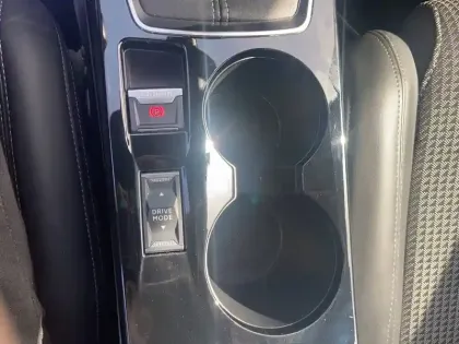 Photo 14 Peugeot 2008  PureTech 130 S&S BVM6