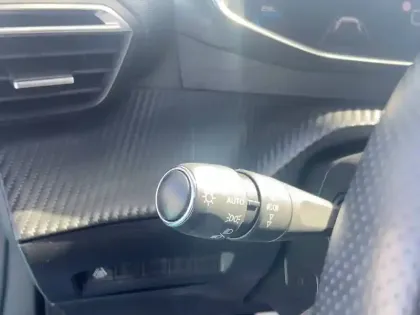 Photo 17 Peugeot 2008  PureTech 130 S&S BVM6