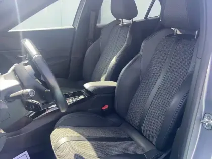 Photo 34 Peugeot 2008  PureTech 130 S&S BVM6