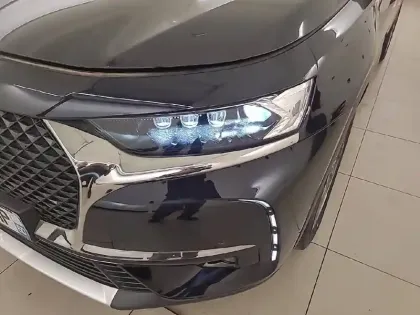 Photo 15 DS DS 7 DS7 Crossback Hybride E-Tense 300 EAT8 4x4