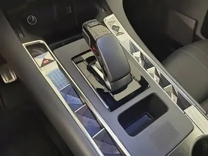 Photo 13 DS DS 7 DS7 Crossback Hybride E-Tense 300 EAT8 4x4