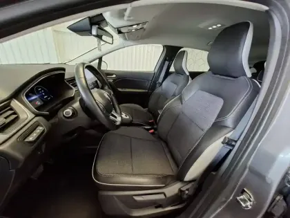 Photo 8 Renault Captur  E-Tech Plug-in 160 - 21