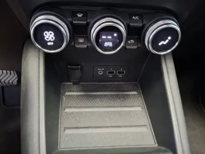 Photo 40 Renault Captur  E-Tech Plug-in 160 - 21