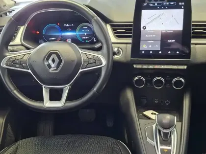 Photo 9 Renault Captur  E-Tech Plug-in 160 - 21