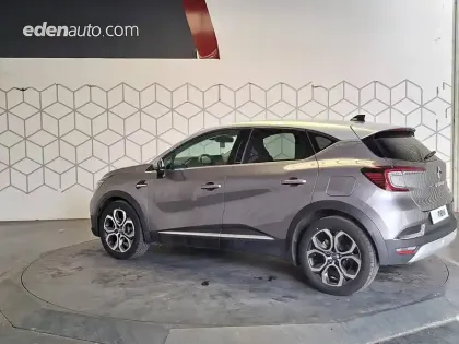 Photo 11 Renault Captur  E-Tech Plug-in 160 - 21