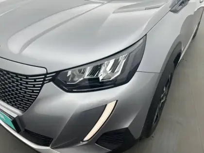 Photo 15 Peugeot 2008  Electrique 136 ch