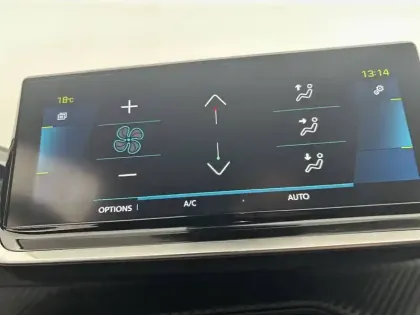 Photo 21 Peugeot 2008  Electrique 136 ch