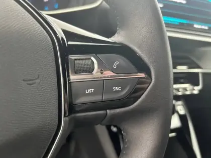 Photo 18 Peugeot 2008  Electrique 136 ch