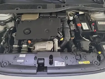 Photo 17 Peugeot 208 Gén. II Ph1 Premium Pack 5