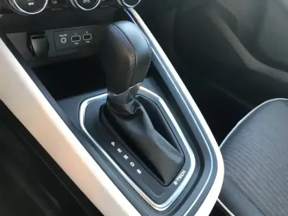 Photo 35 Renault Clio Gén. V (BJA) Ph1 Intens 5