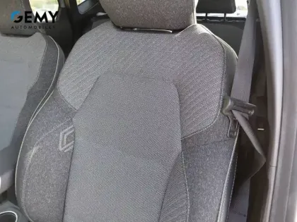 Photo 18 Renault Captur  E-Tech full hybrid 145 ch