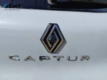Photo 13 Renault Captur  E-Tech full hybrid 145 ch