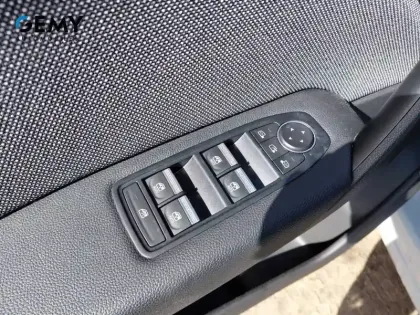 Photo 11 Renault Captur  E-Tech full hybrid 145 ch