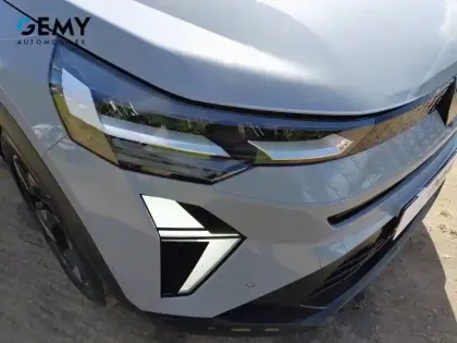 Photo 17 Renault Captur  E-Tech full hybrid 145 ch