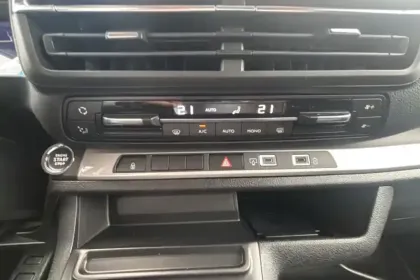 Photo 18 Peugeot Expert  CA FIXE M DIESEL 180 CH AUTOMATIQUE