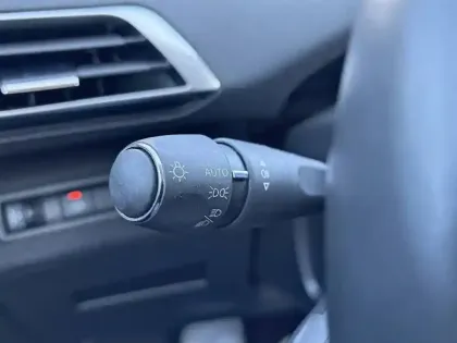 Photo 21 Peugeot 3008  PureTech 130ch S&S BVM6