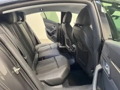 Photo 17 Peugeot 508  Hybrid 225 e-EAT8