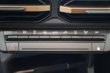 Photo 40 Dacia Duster  Hybrid 140