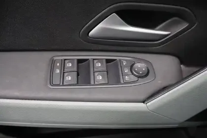 Photo 17 Dacia Duster  Hybrid 140