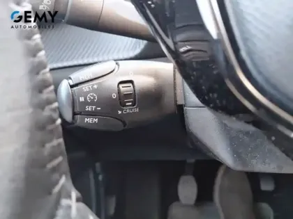 Photo 30 Peugeot 2008  PureTech 100 S&S BVM6